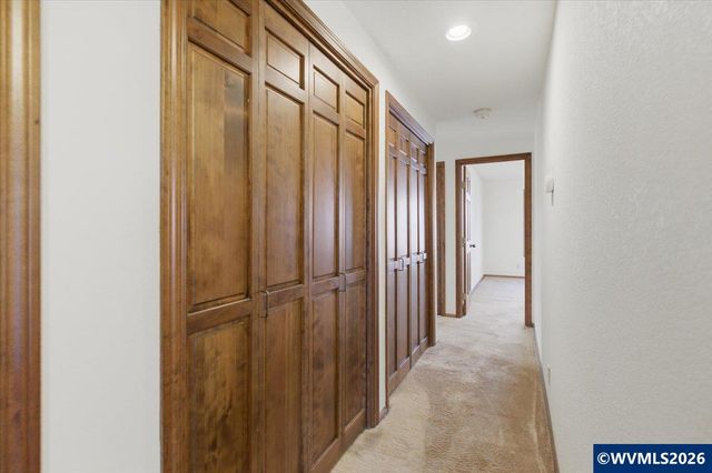 445 Greenacre Dr NW, Salem, OR 97304