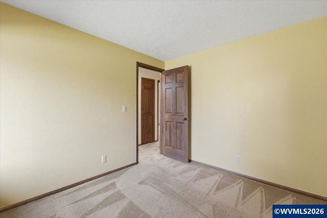 445 Greenacre Dr NW, Salem, OR 97304