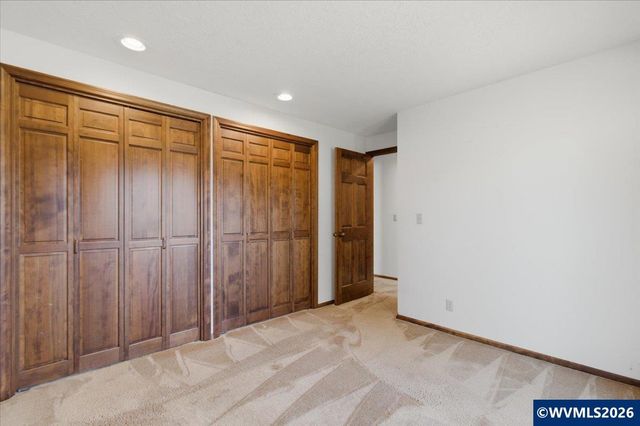 445 Greenacre Dr NW, Salem, OR 97304