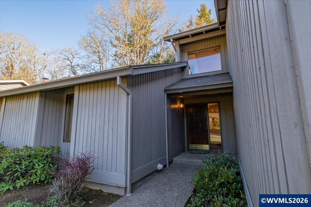 445 Greenacre Dr NW, Salem, OR 97304