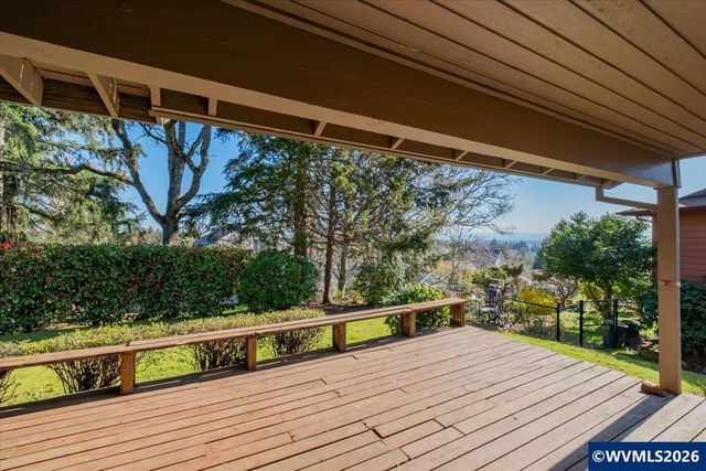 445 Greenacre Dr NW, Salem, OR 97304