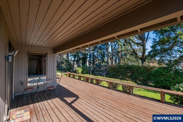 445 Greenacre Dr NW, Salem, OR 97304