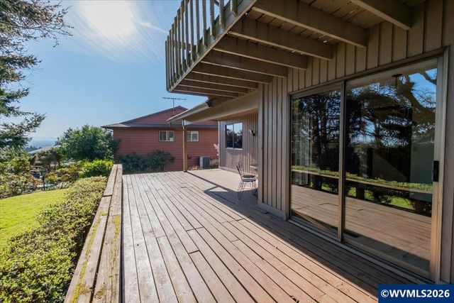 445 Greenacre Dr NW, Salem, OR 97304