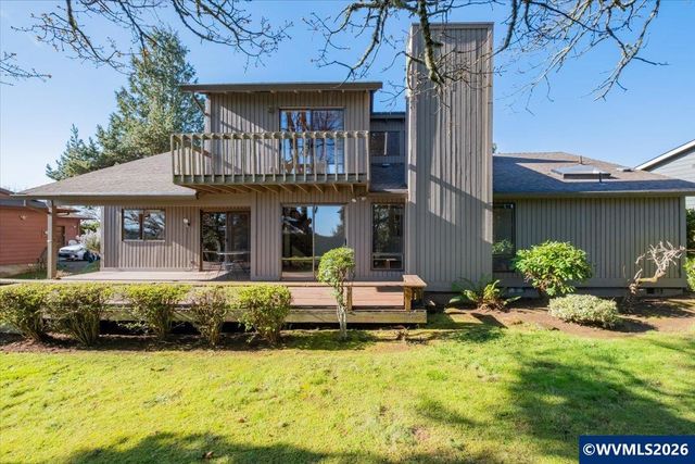 445 Greenacre Dr NW, Salem, OR 97304