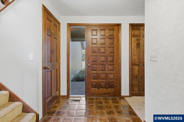 445 Greenacre Dr NW, Salem, OR 97304