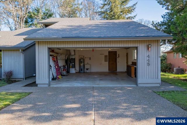 445 Greenacre Dr NW, Salem, OR 97304