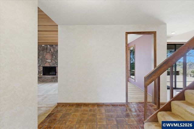 445 Greenacre Dr NW, Salem, OR 97304