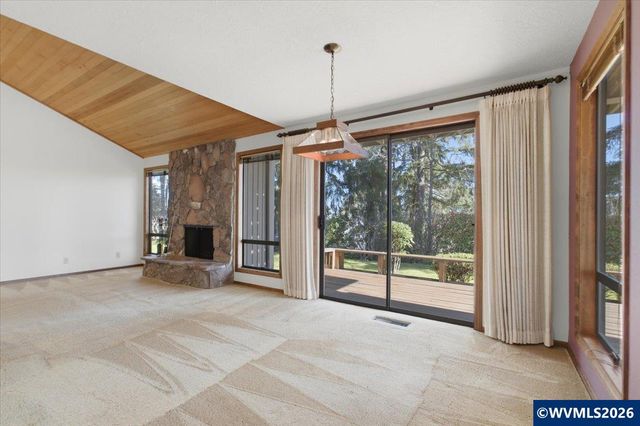 445 Greenacre Dr NW, Salem, OR 97304