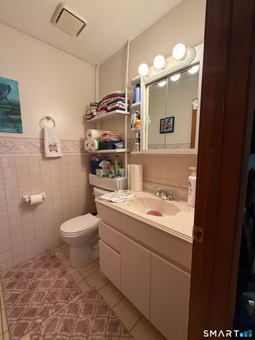 43 Hoadley Street, Naugatuck, CT 06770