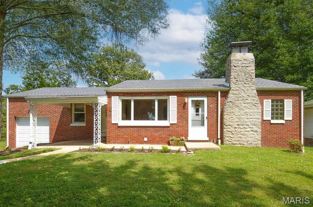425 S 47th Street, Belleville, IL 62226