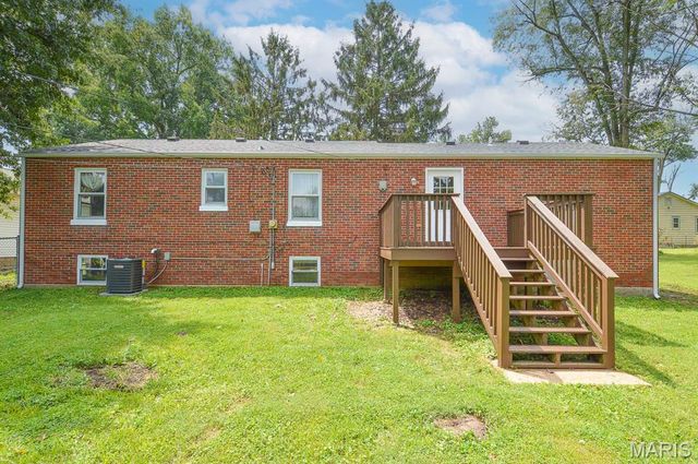 425 S 47th Street, Belleville, IL 62226