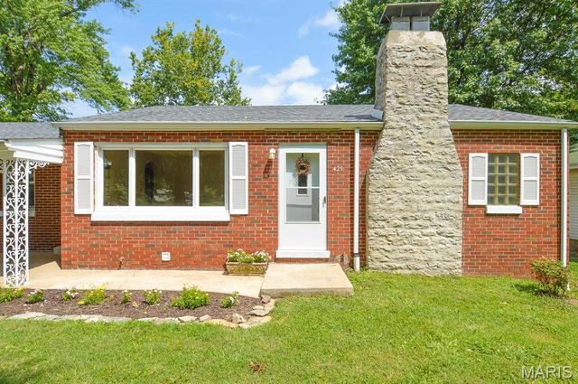 425 S 47th Street, Belleville, IL 62226