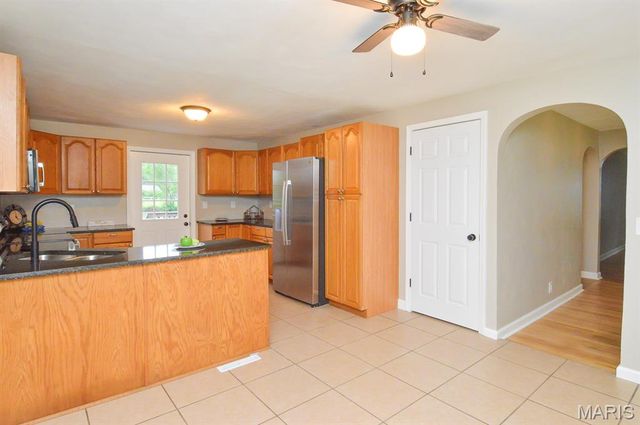 425 S 47th Street, Belleville, IL 62226