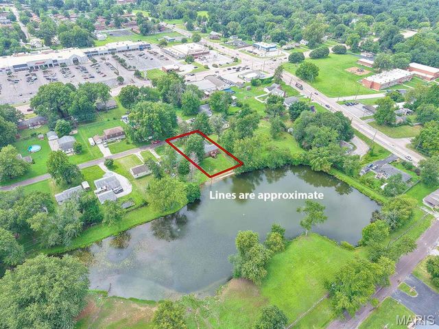425 S 47th Street, Belleville, IL 62226