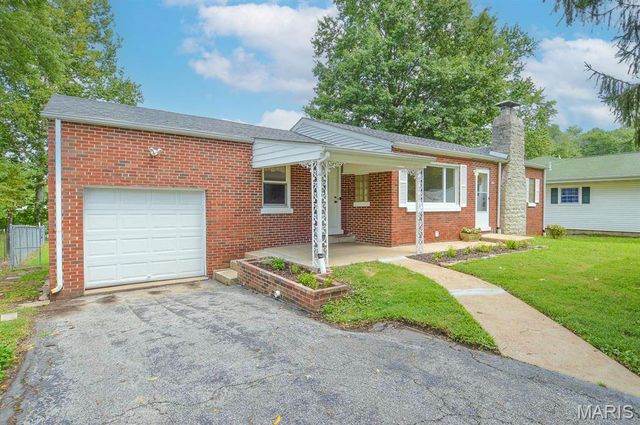 425 S 47th Street, Belleville, IL 62226