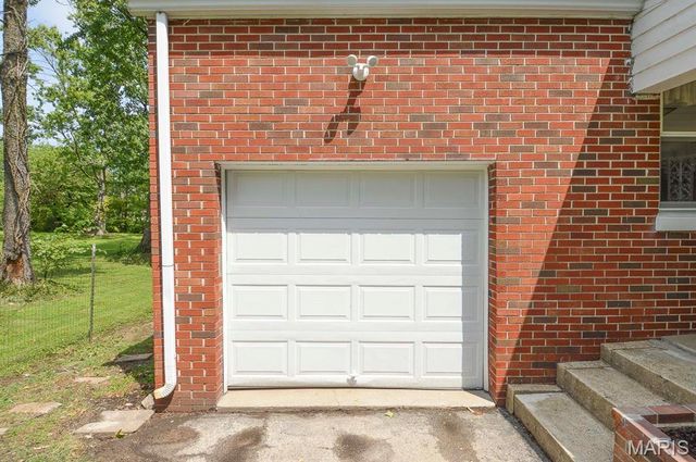 425 S 47th Street, Belleville, IL 62226