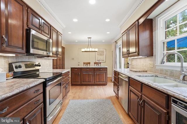 1230 23RD ST S, Arlington, VA 22202