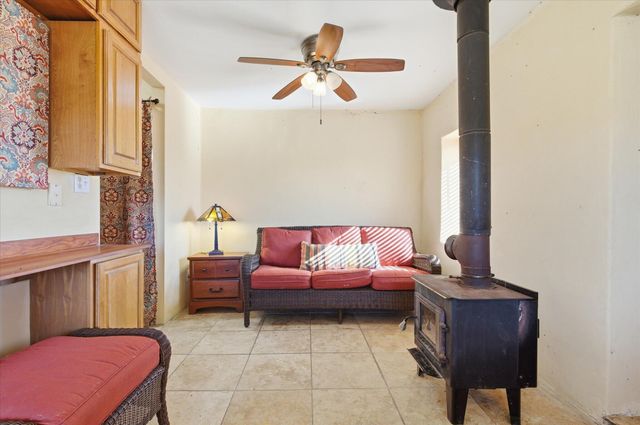 637 COUNTY ROAD 102, Fayette, MO 65248