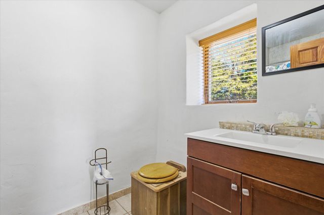 637 COUNTY ROAD 102, Fayette, MO 65248