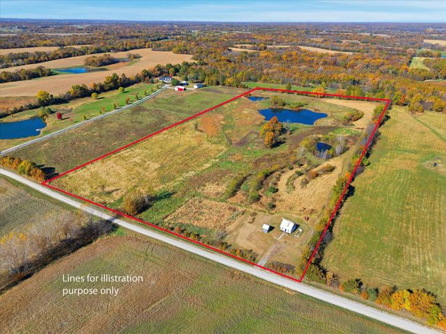 637 COUNTY ROAD 102, Fayette, MO 65248