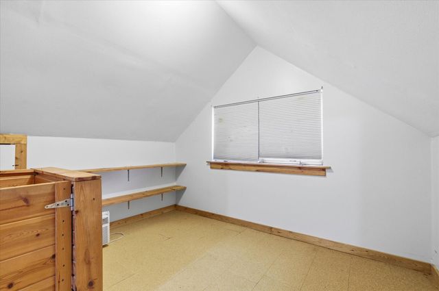 637 COUNTY ROAD 102, Fayette, MO 65248