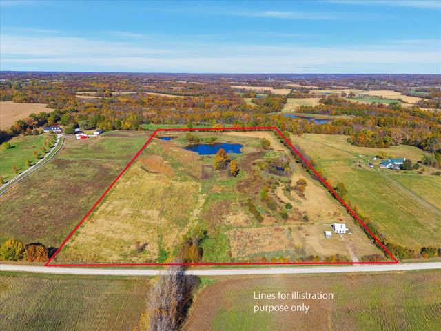 637 COUNTY ROAD 102, Fayette, MO 65248