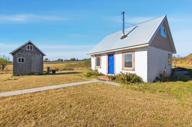 637 COUNTY ROAD 102, Fayette, MO 65248