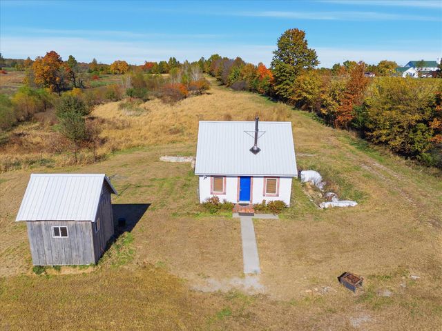 637 COUNTY ROAD 102, Fayette, MO 65248