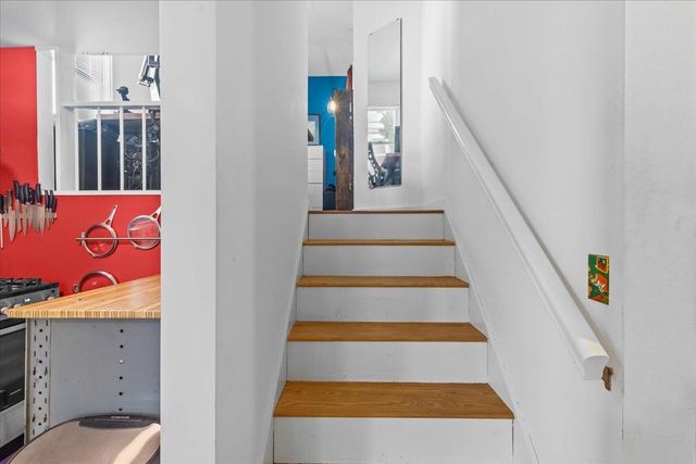 62 Lakeview Ter Apt B, Burlington, VT 05401