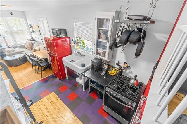 62 Lakeview Ter Apt B, Burlington, VT 05401