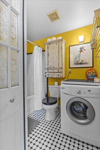 62 Lakeview Ter Apt B, Burlington, VT 05401