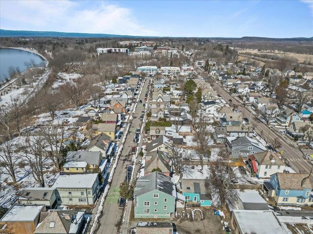 62 Lakeview Ter Apt B, Burlington, VT 05401