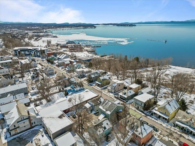 62 Lakeview Ter Apt B, Burlington, VT 05401