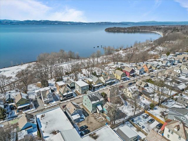 62 Lakeview Ter Apt B, Burlington, VT 05401