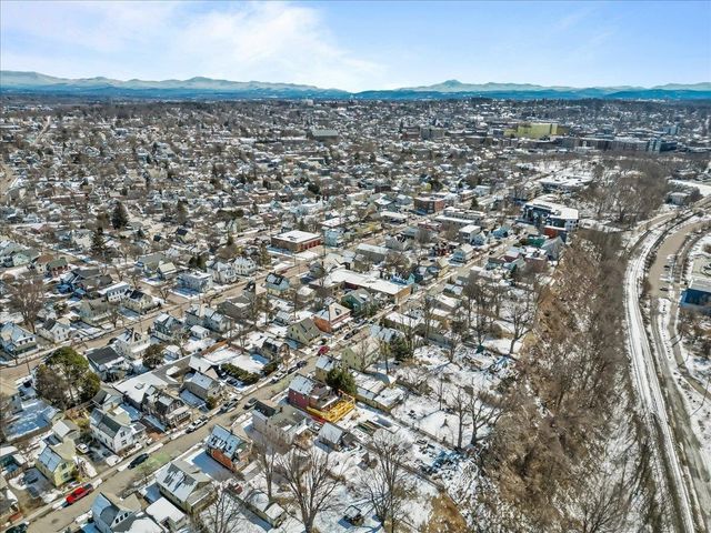 62 Lakeview Ter Apt B, Burlington, VT 05401
