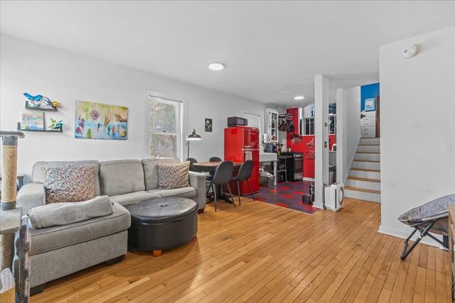 62 Lakeview Ter Apt B, Burlington, VT 05401