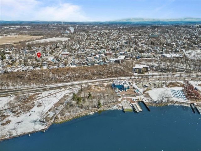 62 Lakeview Ter Apt B, Burlington, VT 05401