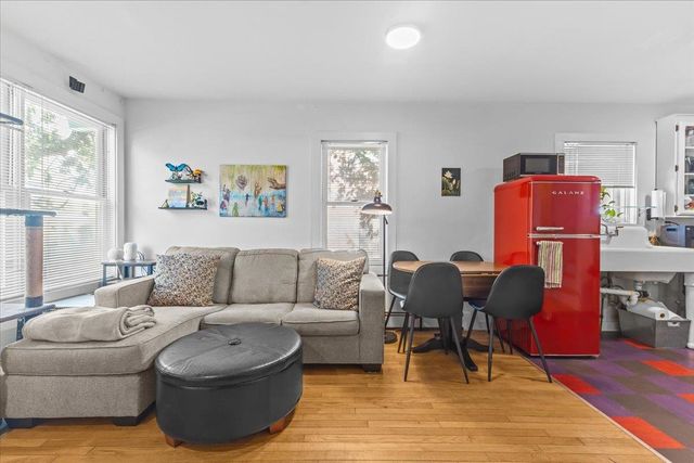 62 Lakeview Ter Apt B, Burlington, VT 05401