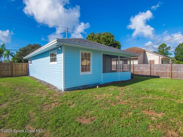 2946 1st Street SW, Vero Beach, FL 32968