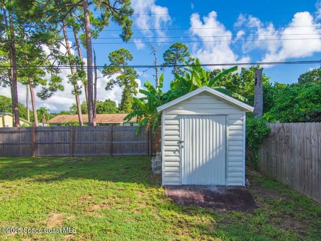2946 1st Street SW, Vero Beach, FL 32968