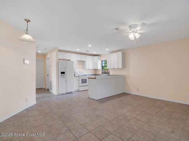 2946 1st Street SW, Vero Beach, FL 32968