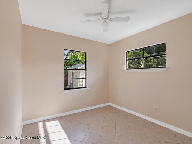 2946 1st Street SW, Vero Beach, FL 32968