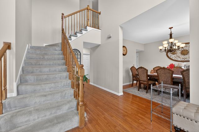 5701 CARIBOU Lane, Hoffman Estates, IL 60192