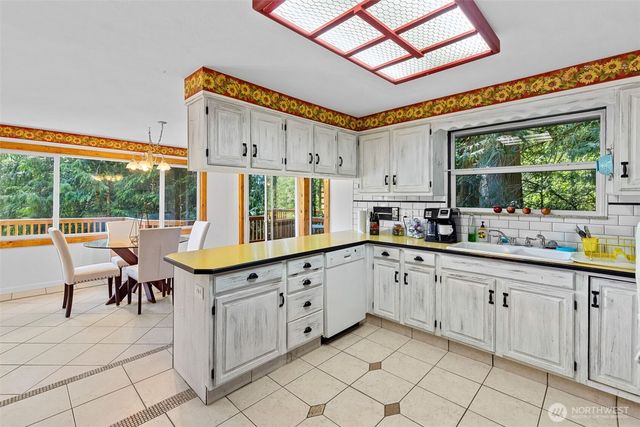 17972 West Spring Lake Drive SE, Renton, WA 98058