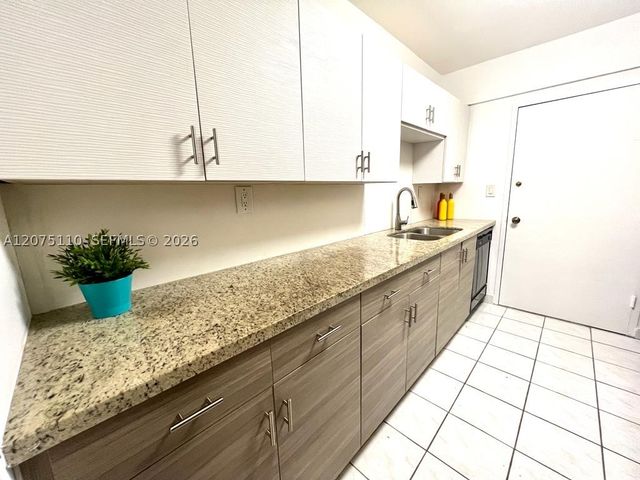5401 Collins Ave 311, Miami Beach, FL 33140