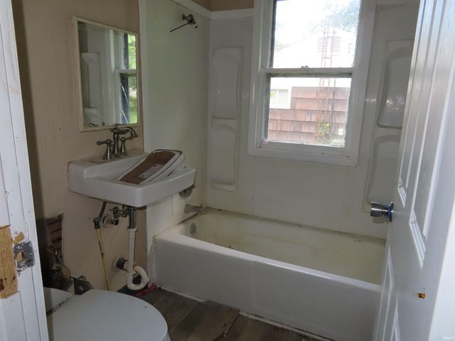 1624 E Fox Street, South Bend, IN 46613