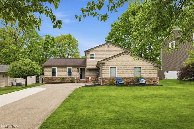 488 Woodlake Drive, Medina, OH 44256