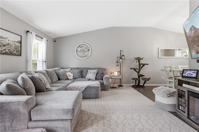 488 Woodlake Drive, Medina, OH 44256
