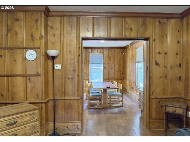 722 Ne COUCH St, Portland, OR 97232