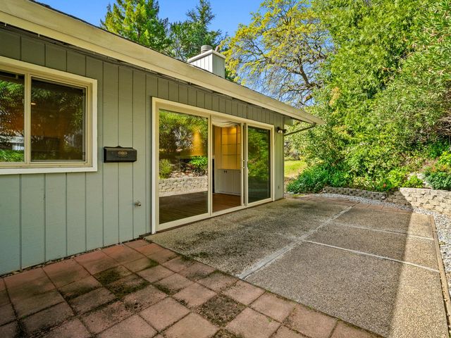 3293 Topaz Ln, Cameron Park, CA 95682